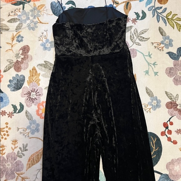 Chic Black Velvet Spaghetti Strap Jumpsuit - Picture 4 of 5